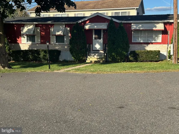 1 Clubhouse Ter, Quakertown, PA 18951