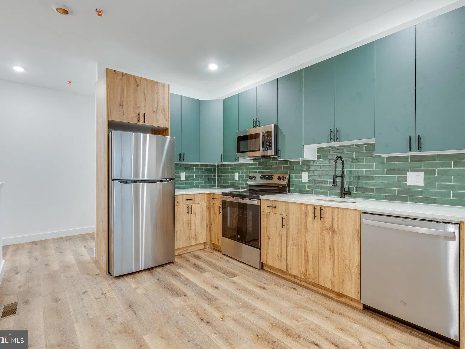 4 bed, 2000 sqft, $2,000 — Photo 3