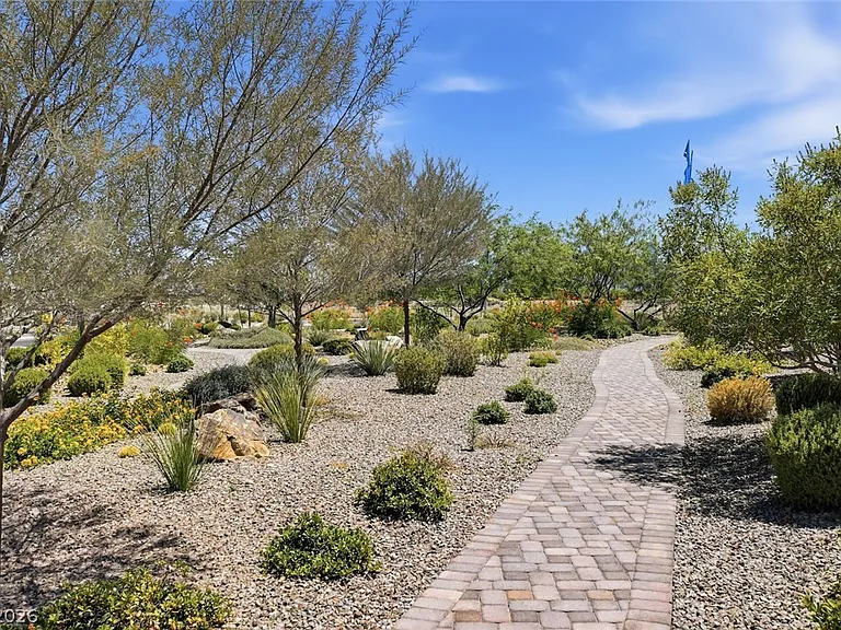 1137 Meadow Sparrow Pl — Photo 60
