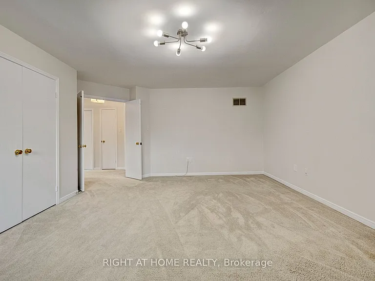 6302 10th Line W #MAIN — Photo 16