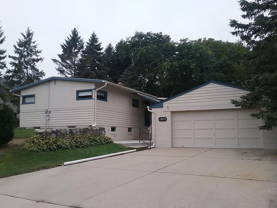 2nd image of 4531 S 113th St