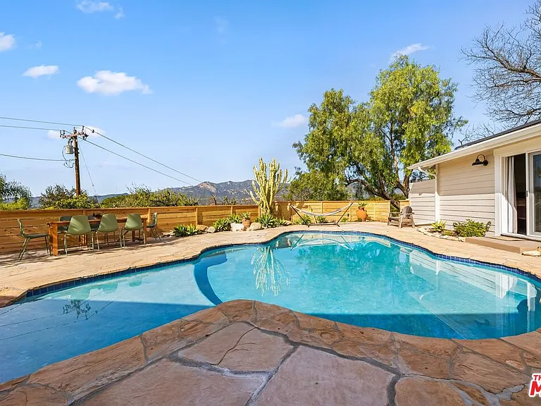 107 Alto Dr — Photo 38