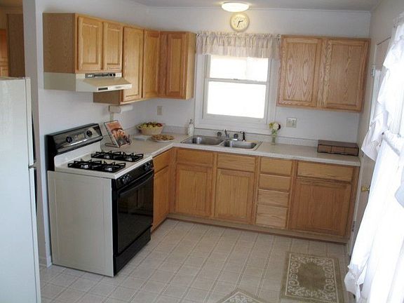 Beautiful Oak Cabinets