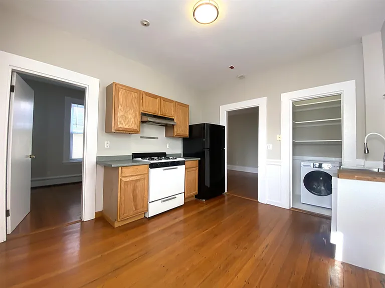 20 Park Ave #1 — Photo 1