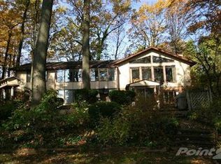 10061 Singer Lake Rd, Baroda, MI 49101