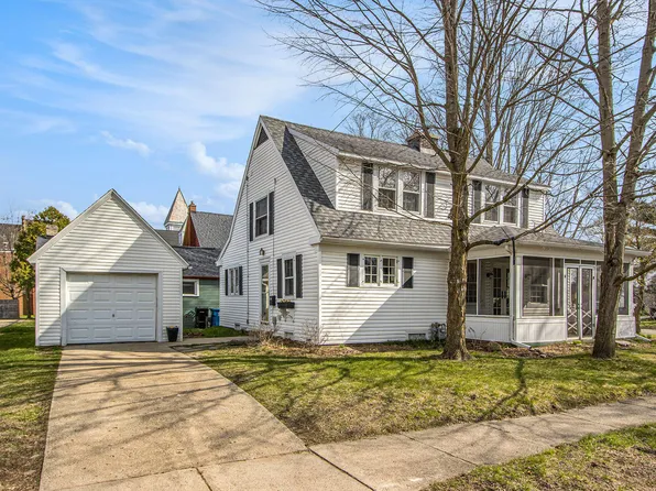 220 Park St, Plainwell, MI 49080