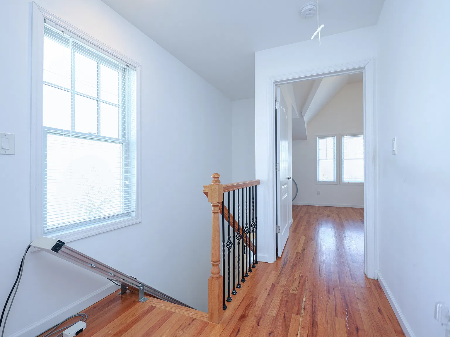 781 Laconia Ave — Photo 3