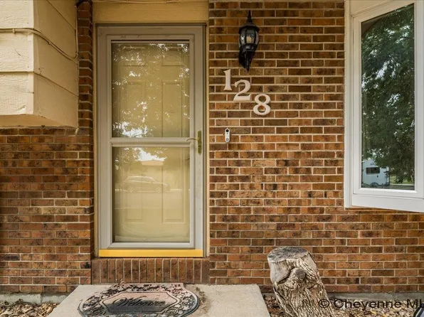 128 Medicine Bow Ave, Cheyenne, WY 82007