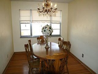 5th image of 7022 Lathrop Ave