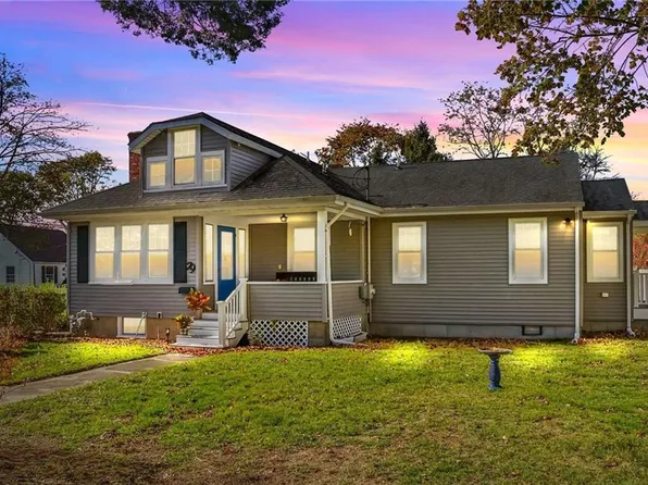 79 Carpenter St, Warwick, RI 02886