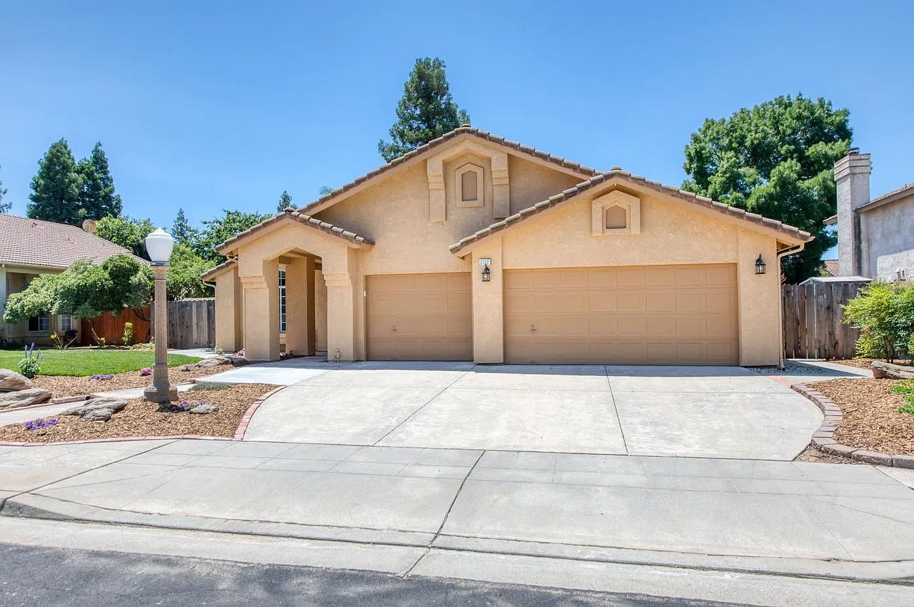 Celeste Ave, Clovis — Photo 3