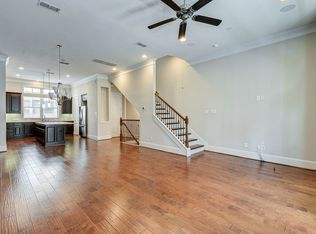 720 N Shepherd Dr, Houston, TX 77007