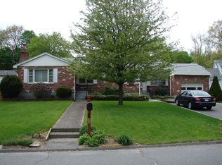 35 Edgemont Rd, Shrewsbury, MA 01545