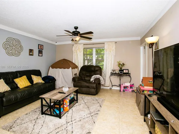 5160 SW 40th Ave APT 26D, Dania Beach, FL 33314