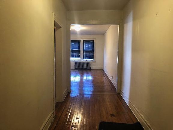4th image of 168 S Clinton St #B2