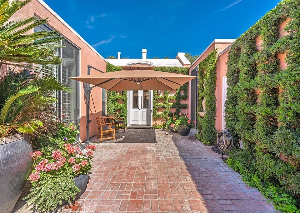 1st image of 47386 Marrakesh Dr