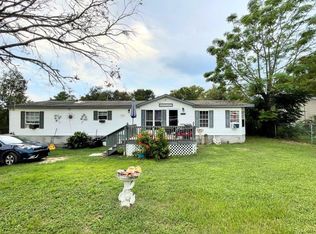 17080 SE 251st Ter, Umatilla, FL 32784