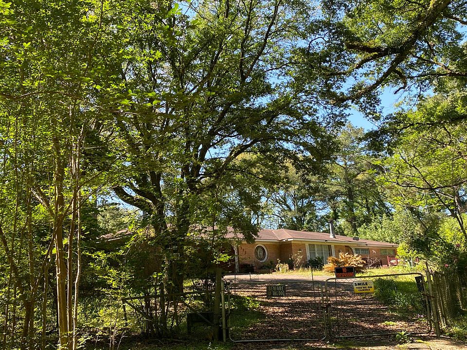 1st image of 122 Sand Hill Dr