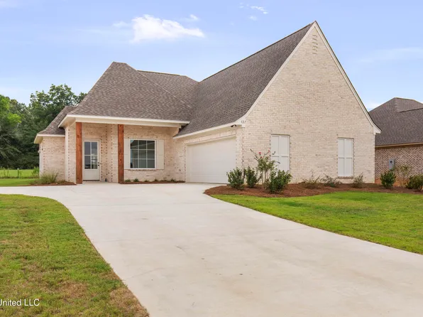 121 Lewis Farms Dr, Madison, MS 39110