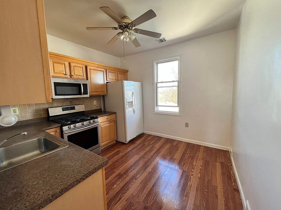1st image of 285 Outwater Ln Floor 2