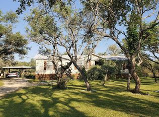 501 Alexander Dr, Rockport, TX 78382