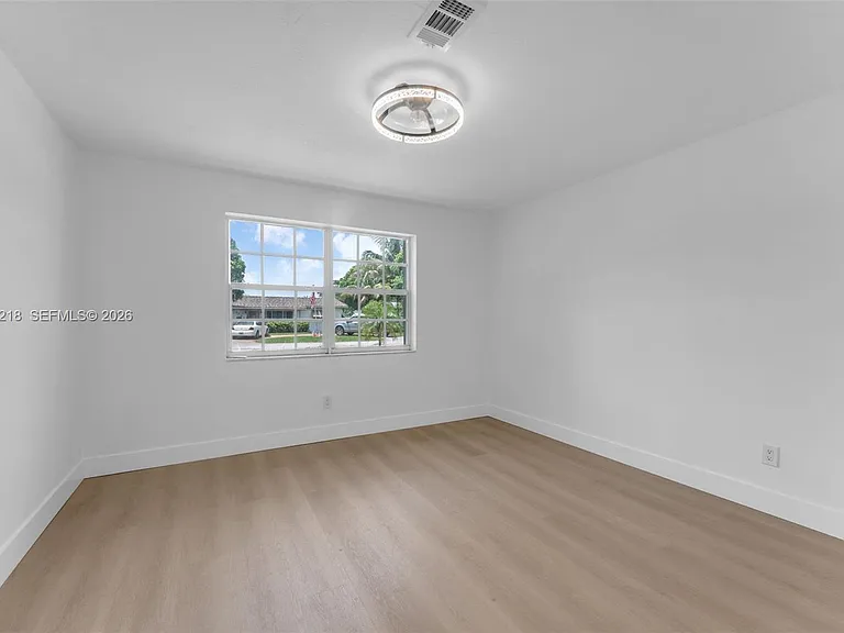 7150 SW 10th St — Photo 15