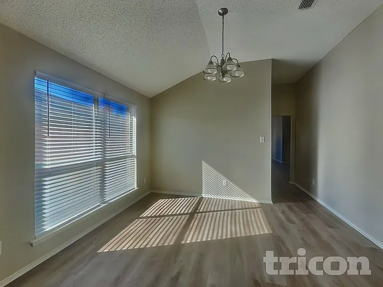 2520 Ensenada Ln — Photo 3