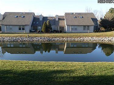 5th image of 112 N Aspen Ct Unit 2