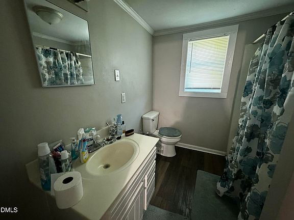 5th image of 816 S 5th St