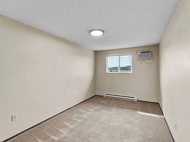 Cedar Green Apartments — Photo 41