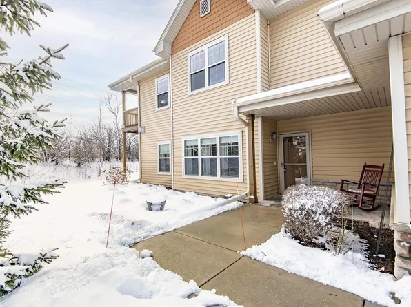 1760 New Port Vista DRIVE, Grafton, WI 53024