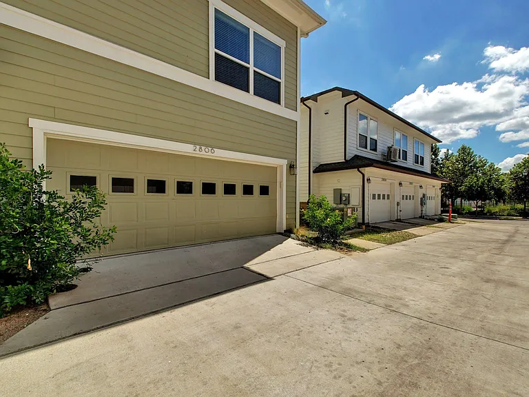 2806 Moreno St — Photo 24