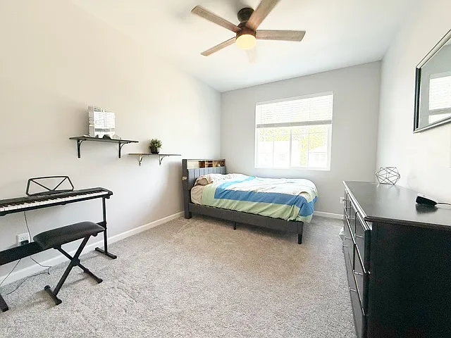 740 SE Nordmann Loop — Photo 34