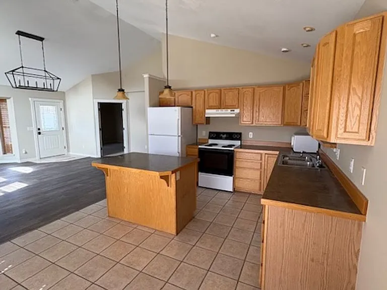 161 Northlake Ave — Photo 8