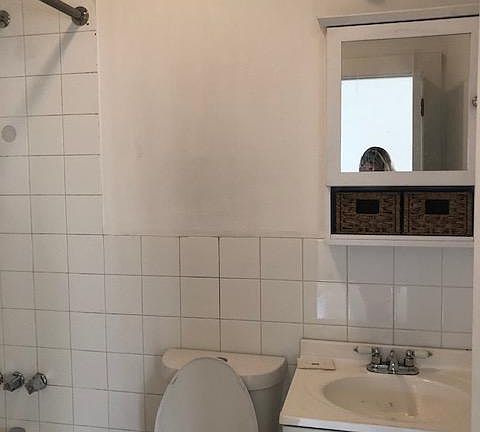 4th image of 557 Leonard St
