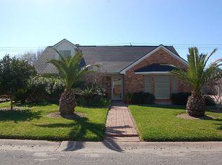 7730 Beaudelaire Cir, Galveston, TX 77551