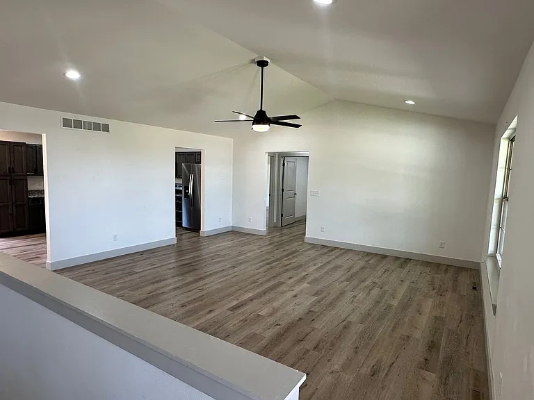 165 Mesa Dr — Photo 5