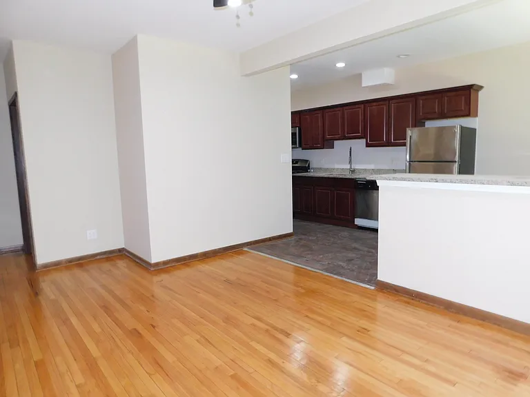 1321 W Touhy Ave #1N — Photo 2