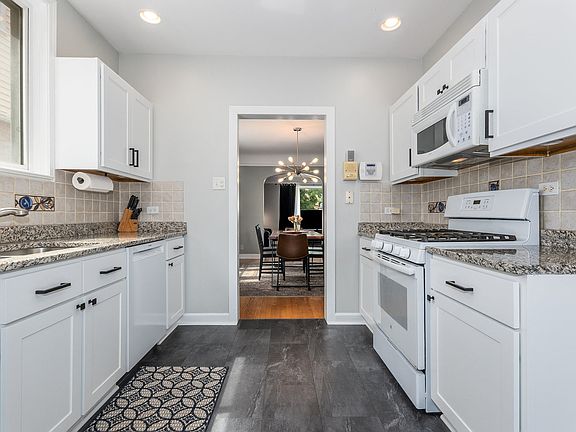 5th image of 3229 N Oak Park Ave