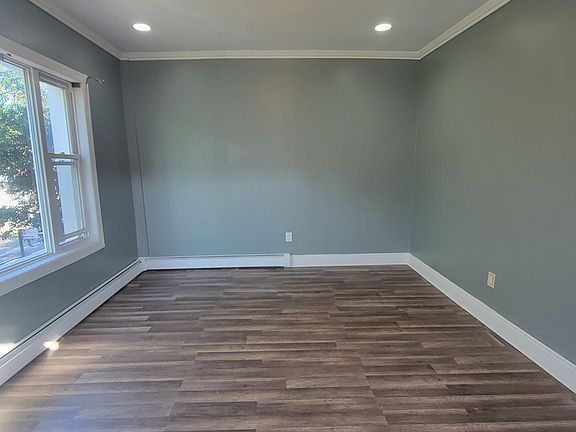 2nd image of 3824 Laconia Ave