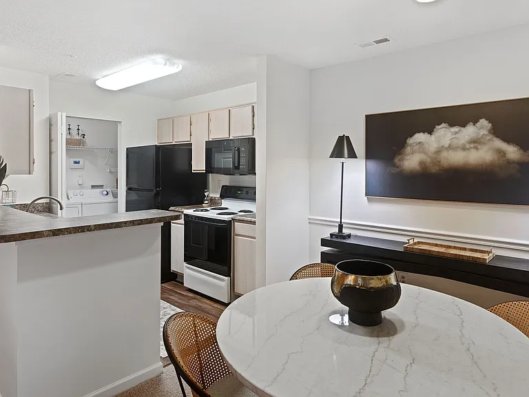 Hollis 7601 — Photo 18