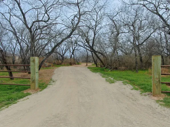 791 RAWHIDE RD LOT 7, Seguin, TX 78155