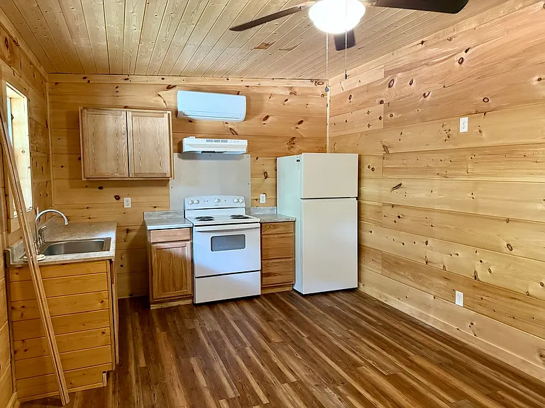 371 County Road 5516 — Photo 2