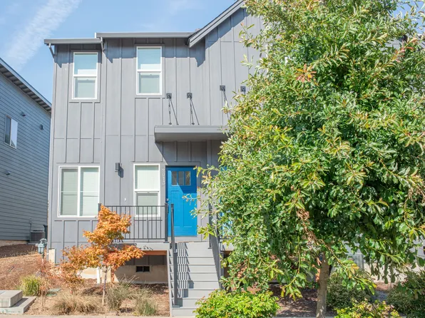2013 Strong Rd SE, Salem, OR 97302