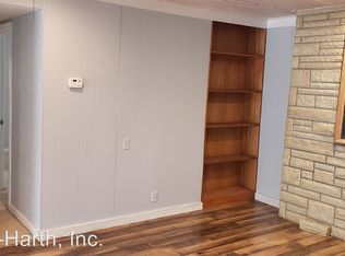 2504 E Glen Oaks Cir, Wichita, KS 67216