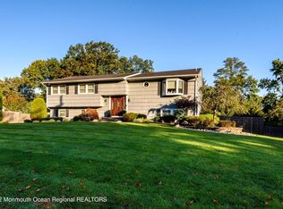 41 Buttonwood Rd, Middletown, NJ 07748