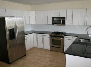 800 N 48th St UNIT 27, Philadelphia, PA