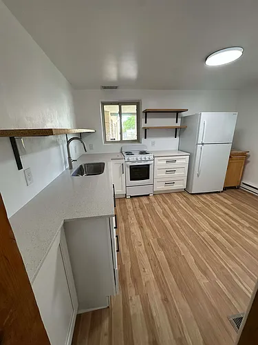 713 Broadway Blvd SE #C Photo 1