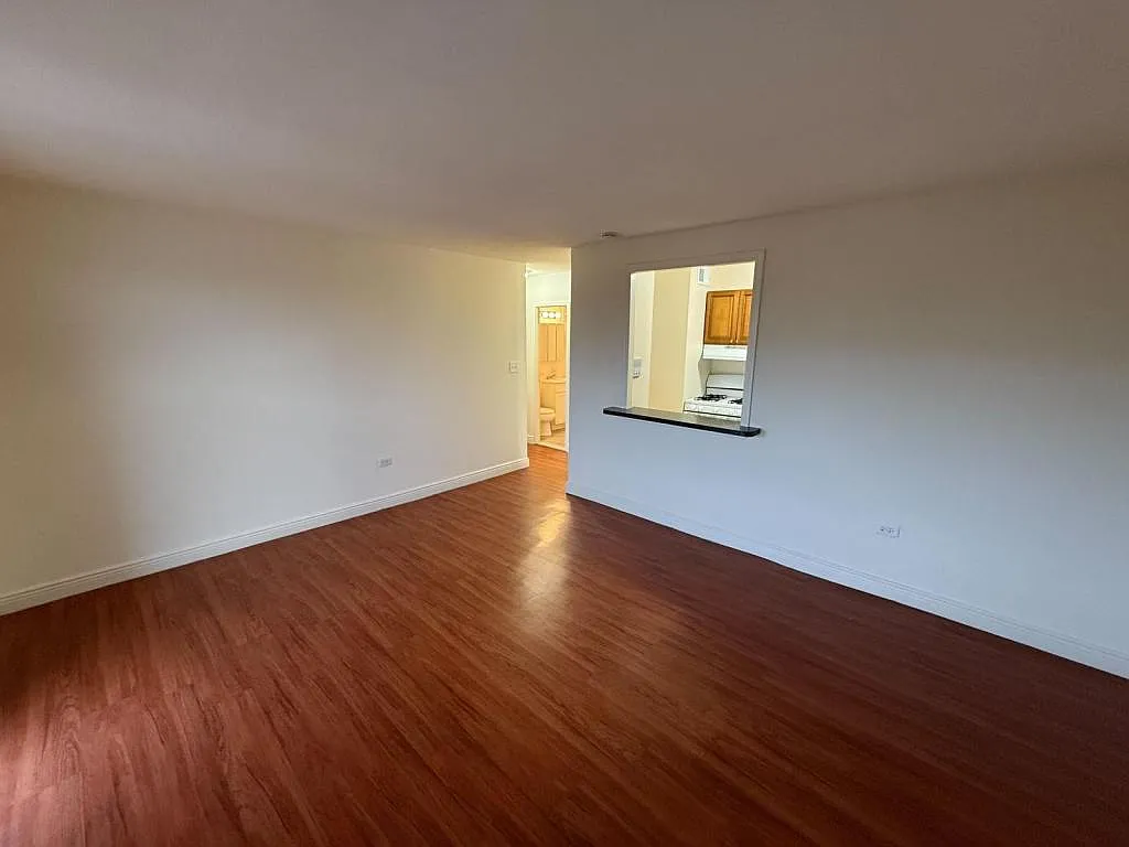 Building Photo - 80 Guion Pl