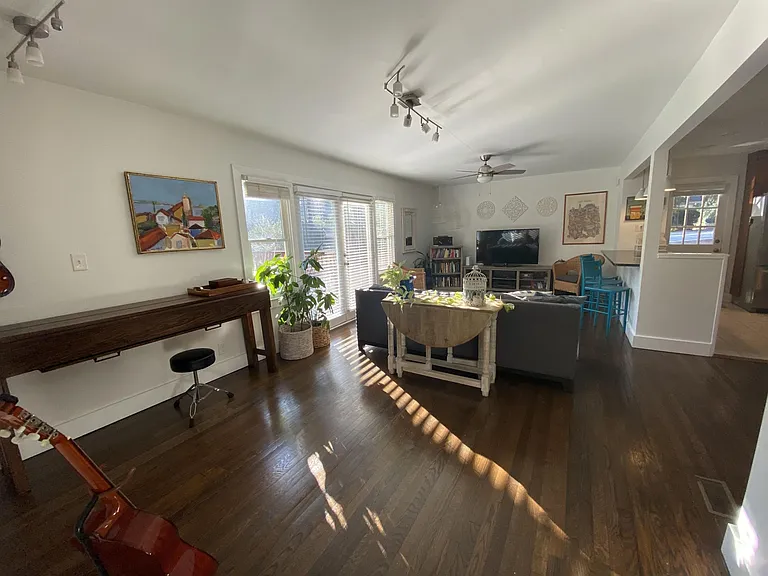4975 Lake Forrest Dr — Photo 26